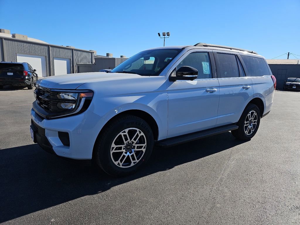 New 2025 Ford Expedition Active image 5