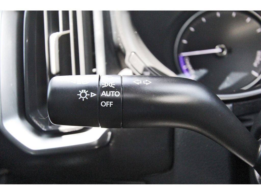 Certified 2025 MAZDA CX-50 AWD 2.5 Hybrid w/ Premium Pkg image 17