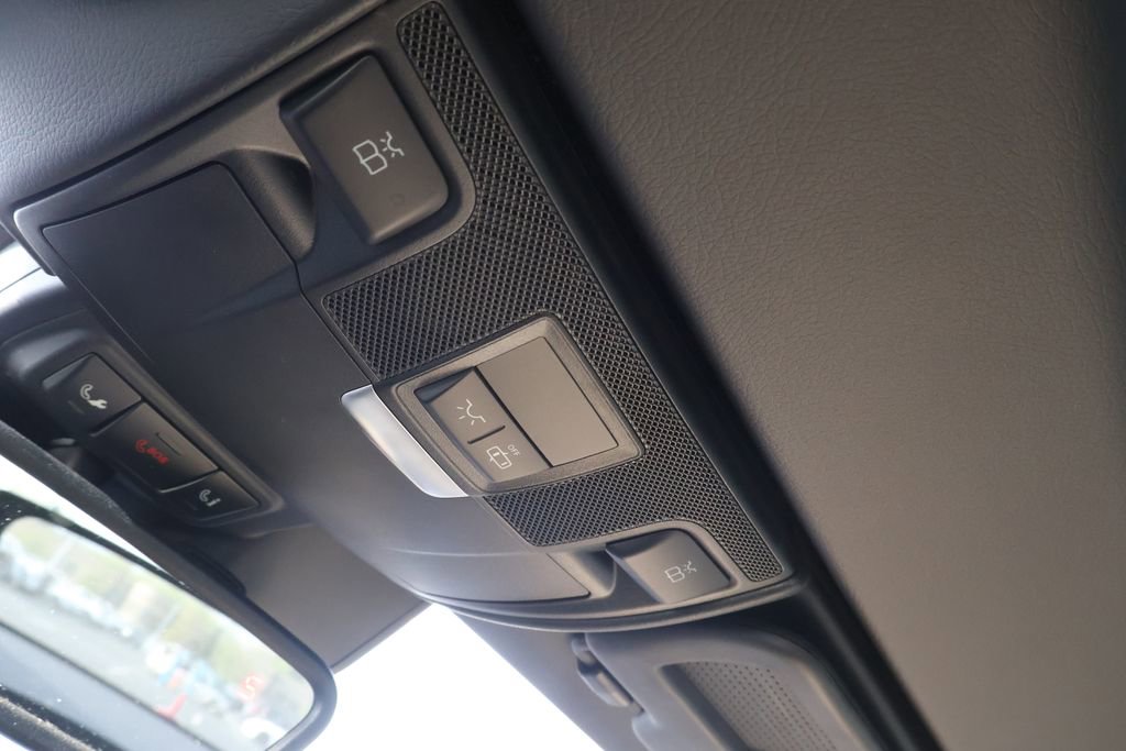 Used 2019 Mercedes-Benz SLC 300 image 30