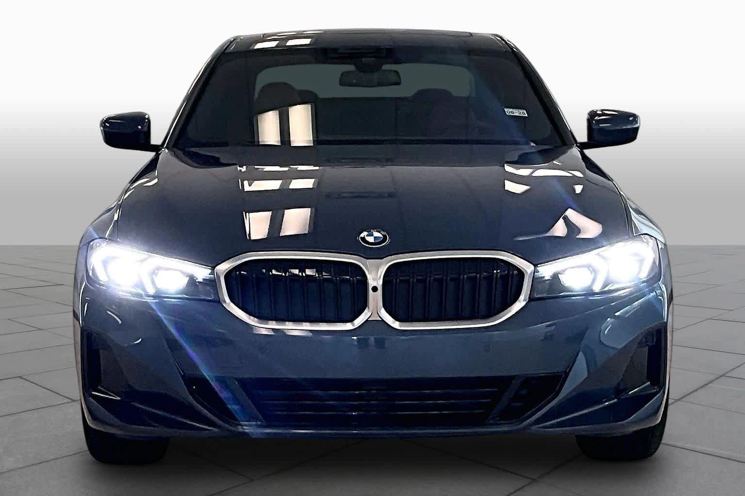 Used 2026 BMW 330i Sedan w/ Premium Package RWD image 3