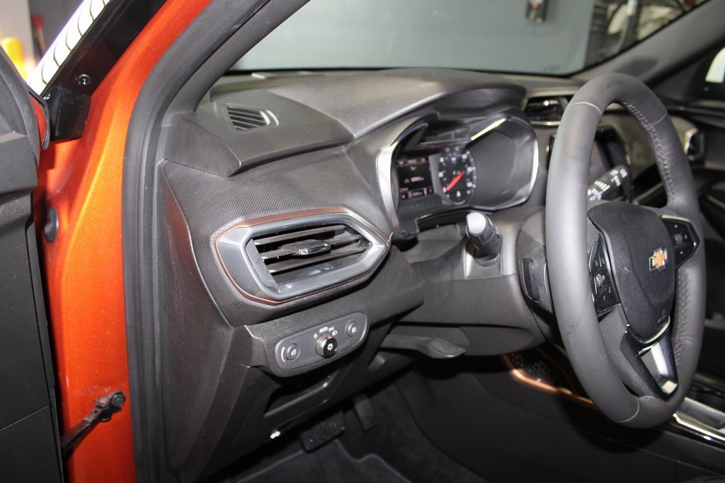 Used 2023 Chevrolet TrailBlazer ACTIV w/ Convenience Package image 11