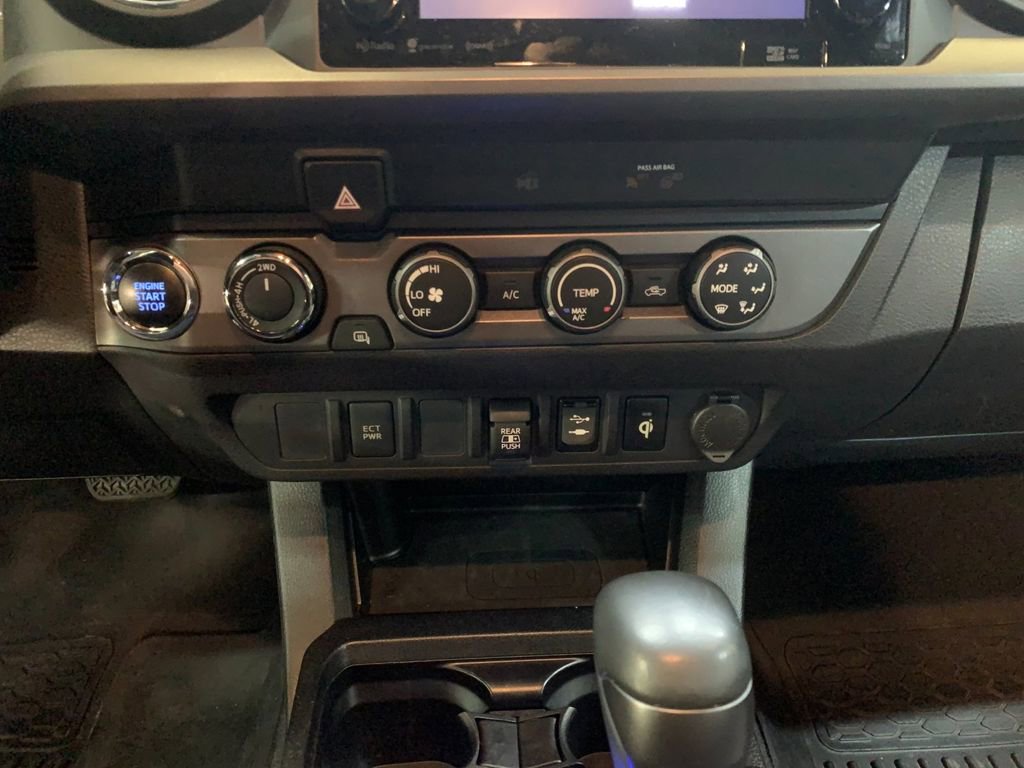 Used 2019 Toyota Tacoma TRD Sport image 23