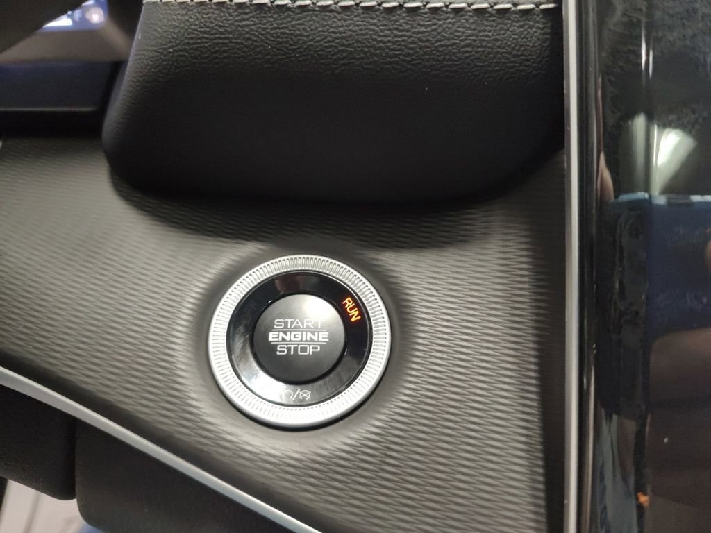 New 2025 Jeep Grand Cherokee L Altitude image 23