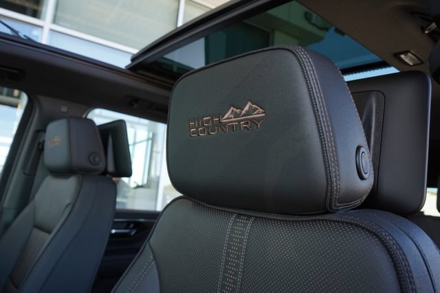 New 2026 Chevrolet Suburban High Country AWD/4WD image 24