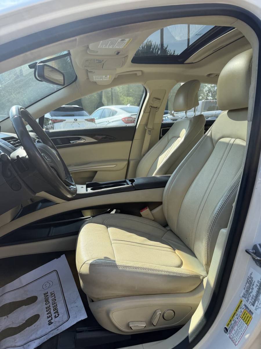 Used 2013 Lincoln MKZ AWD image 16