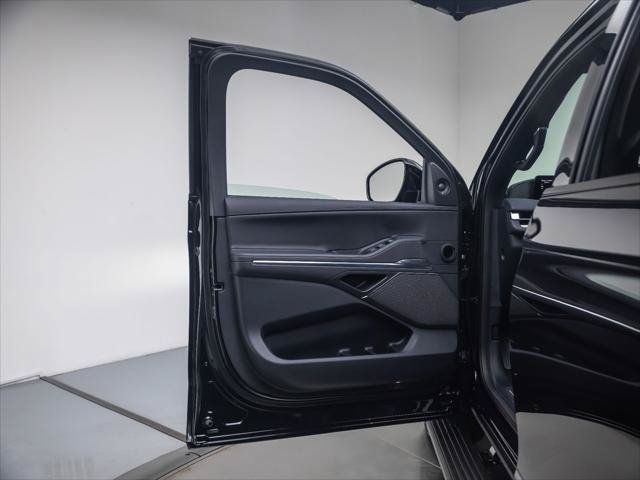 New 2026 Lincoln Navigator Reserve w/ Jet Appearance Package AWD/4WD image 24