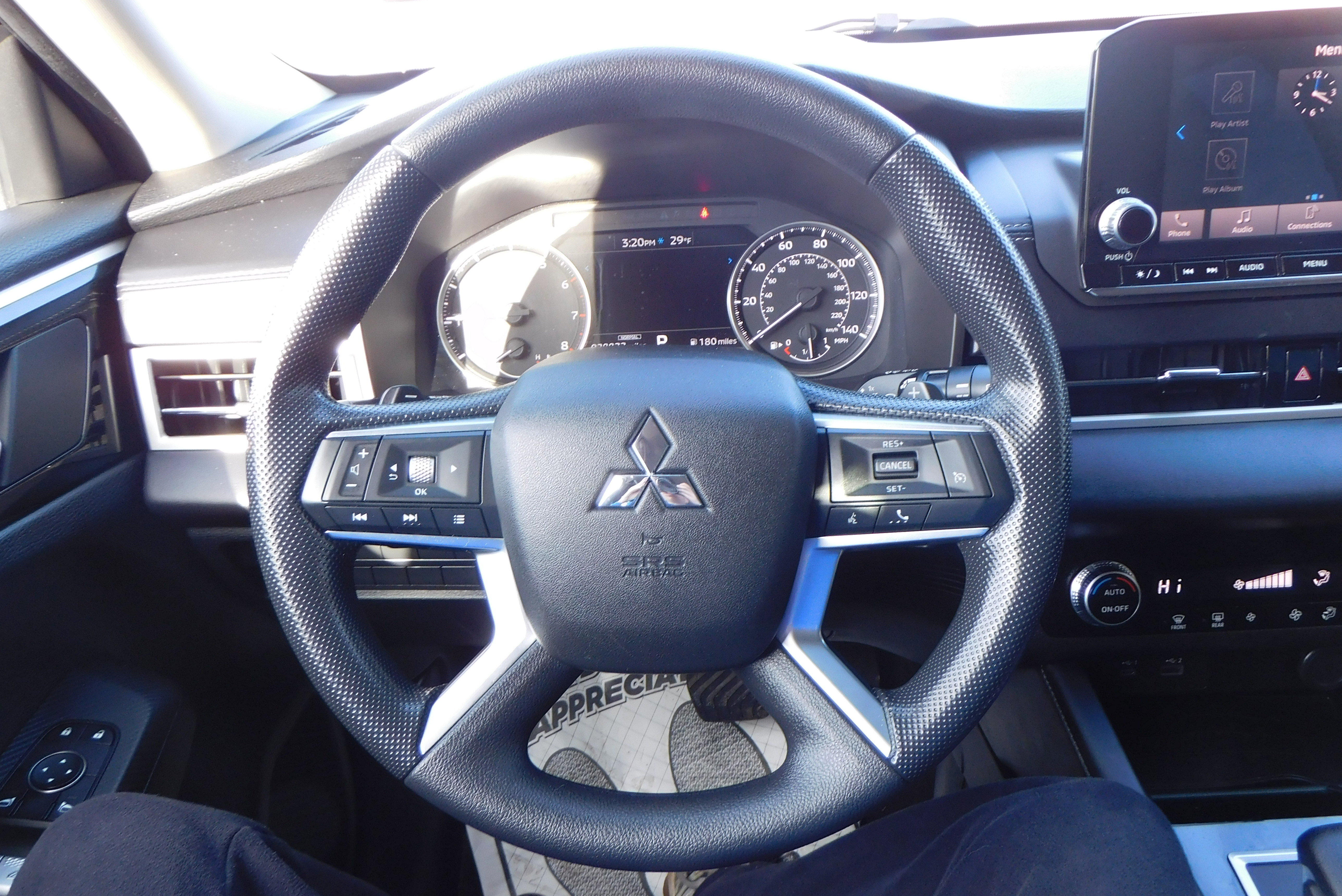 Used 2022 Mitsubishi Outlander ES image 16