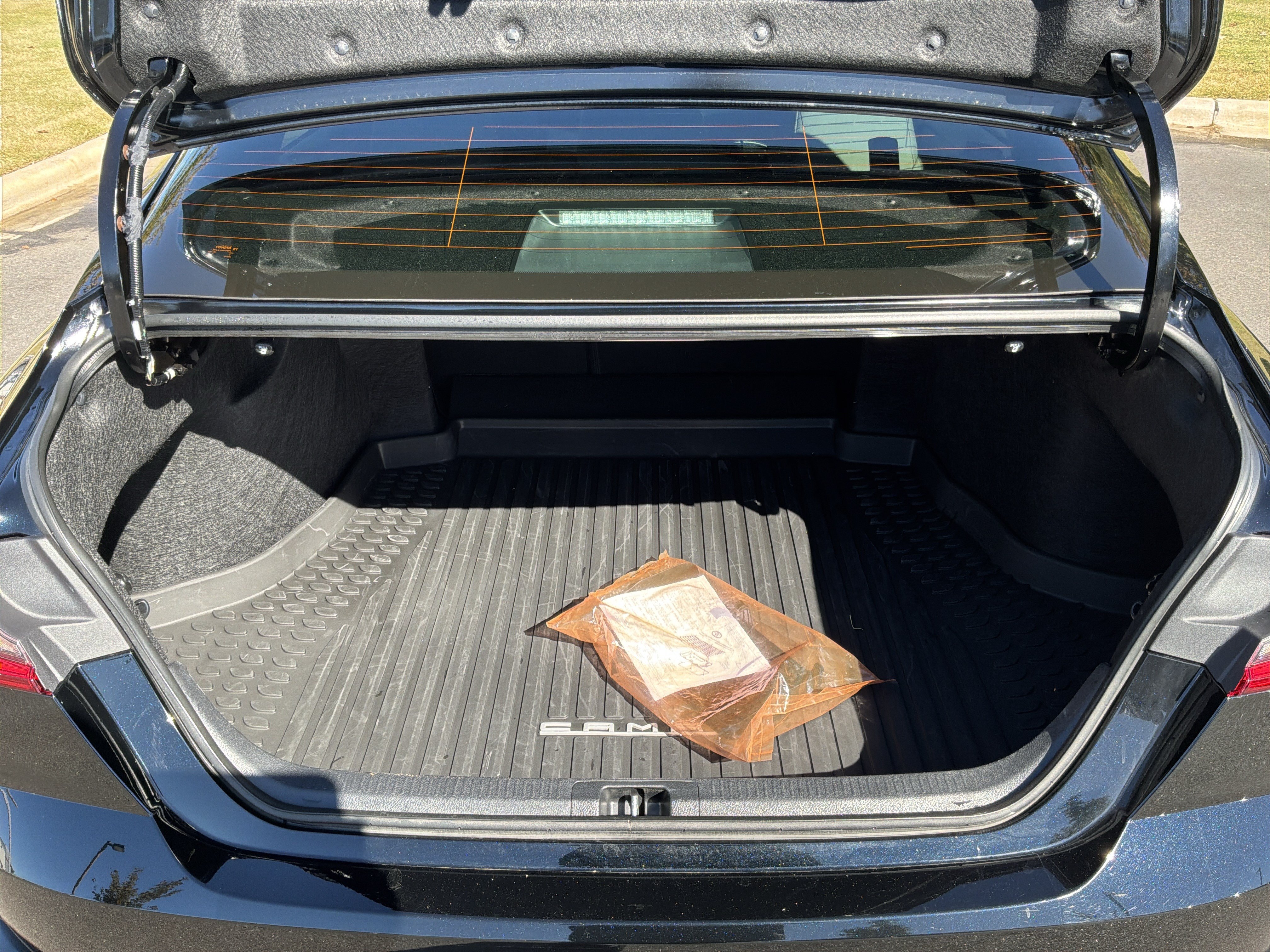 Used 2026 Toyota Camry SE FWD image 31