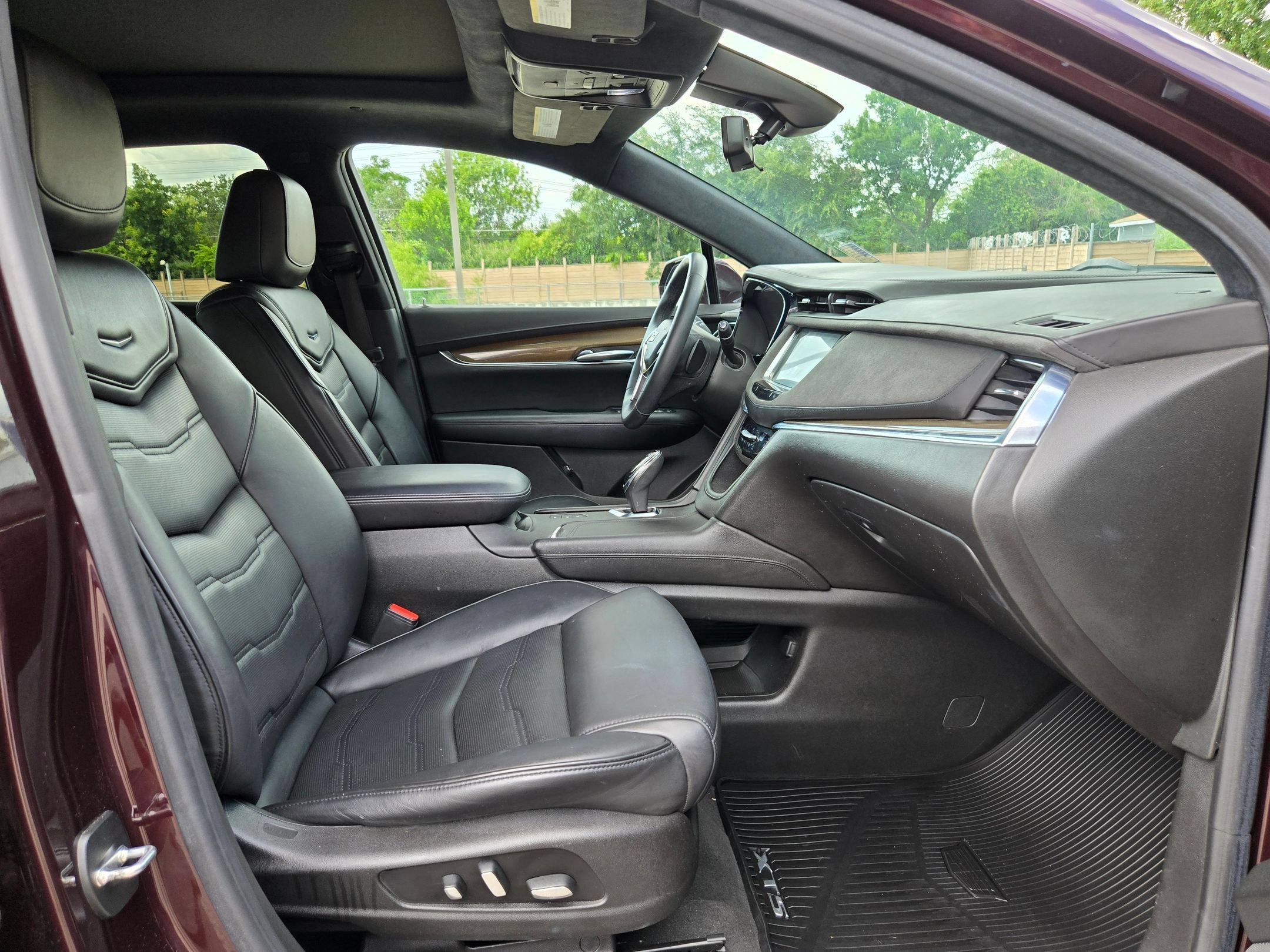 Used 2017 Cadillac XT5 Platinum AWD/4WD image 28