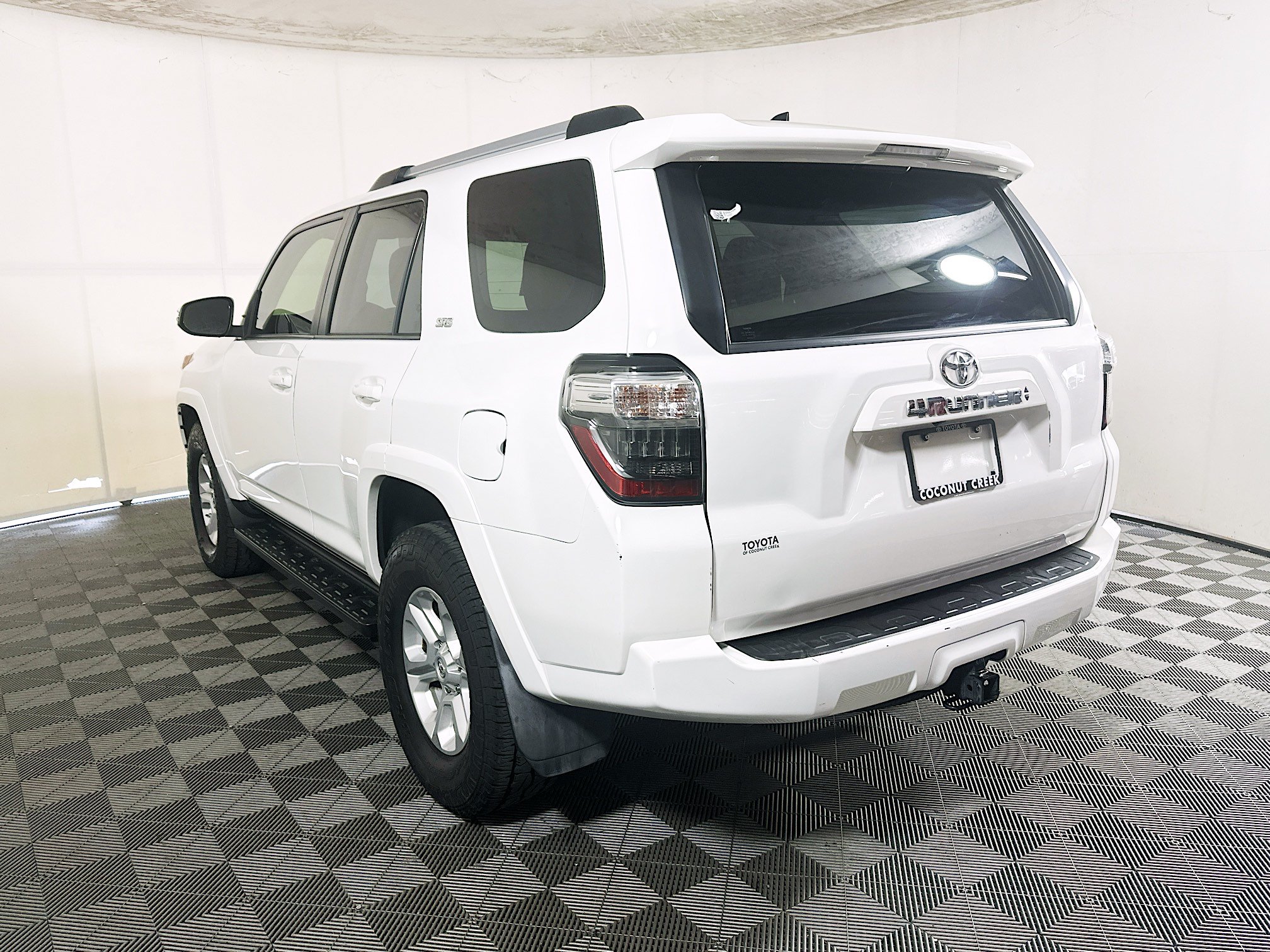 Used 2021 Toyota 4Runner SR5 Premium AWD/4WD image 5