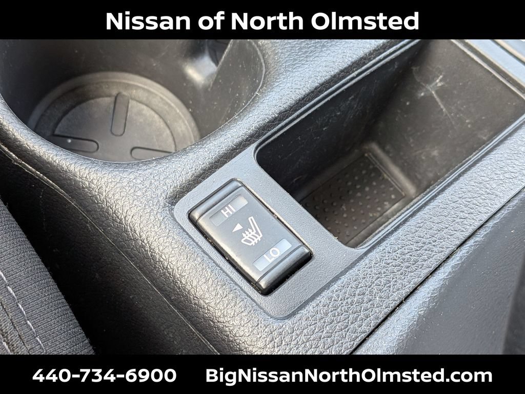 Used 2018 Nissan Rogue SV AWD/4WD image 19