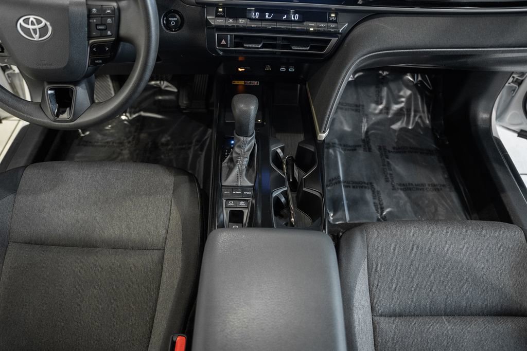Used 2025 Toyota Camry LE image 23