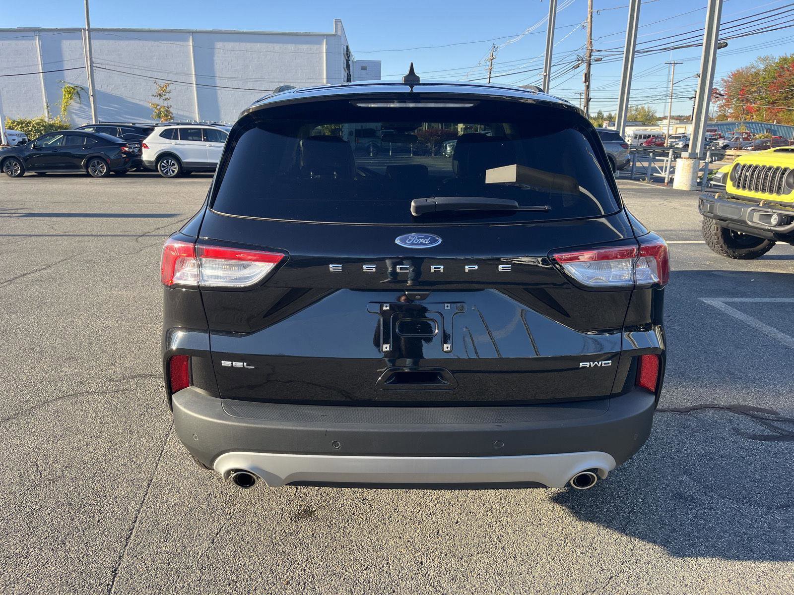 Used 2022 Ford Escape SEL w/ Technology Package image 4