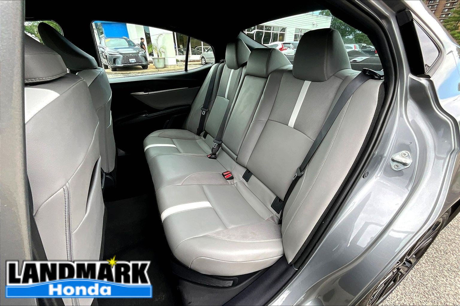 Used 2025 Toyota Camry SE FWD image 26