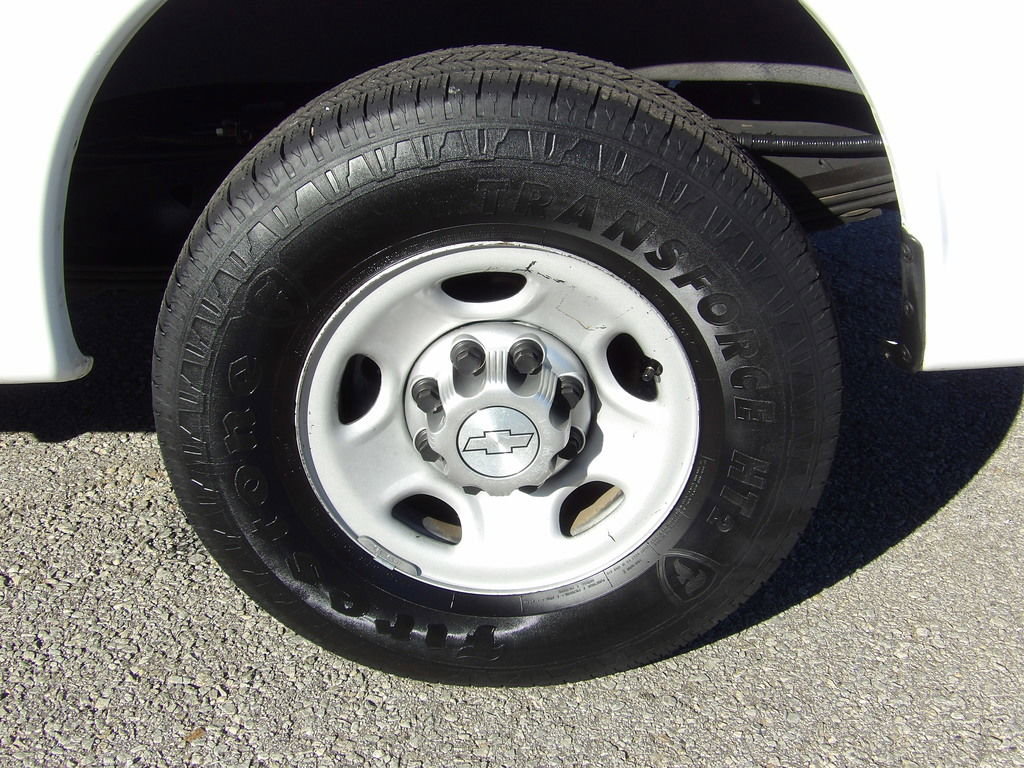 Used 2017 Chevrolet Express 2500 image 48