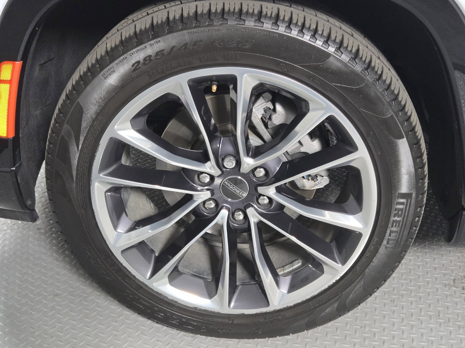 Used 2024 Jeep Wagoneer L Series III w/ Premium Group I image 9