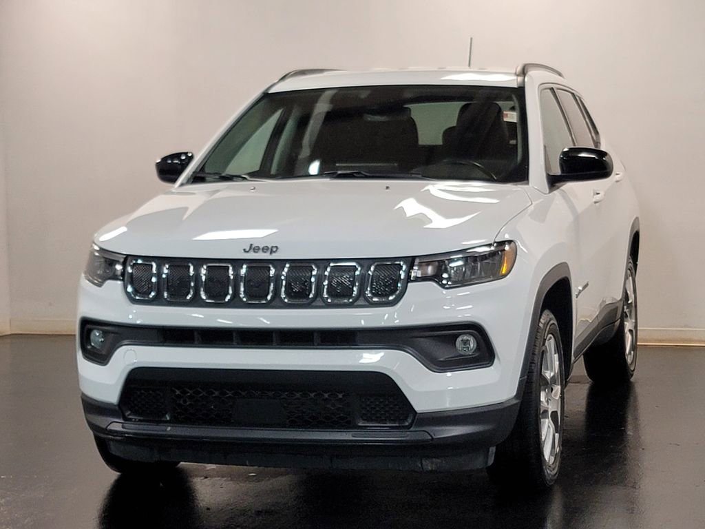 Used 2022 Jeep Compass Latitude image 4