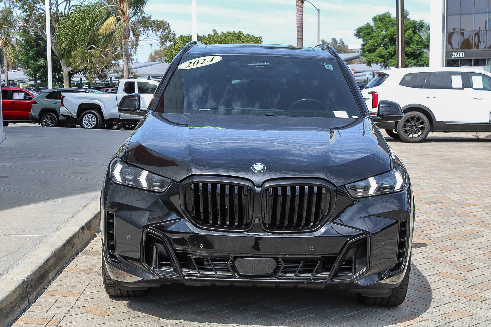 Used 2024 BMW X5 xDrive40i w/ M Sport Package AWD/4WD image 2