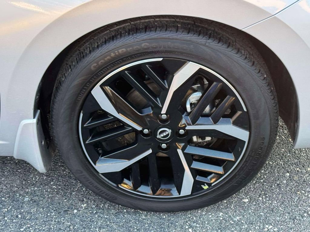 Used 2025 Nissan Versa SR w/ Trunk Package image 8