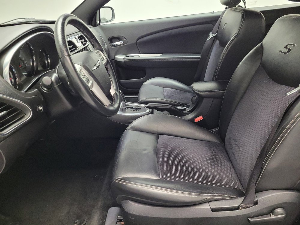 Used 2014 Chrysler 200 S FWD image 17