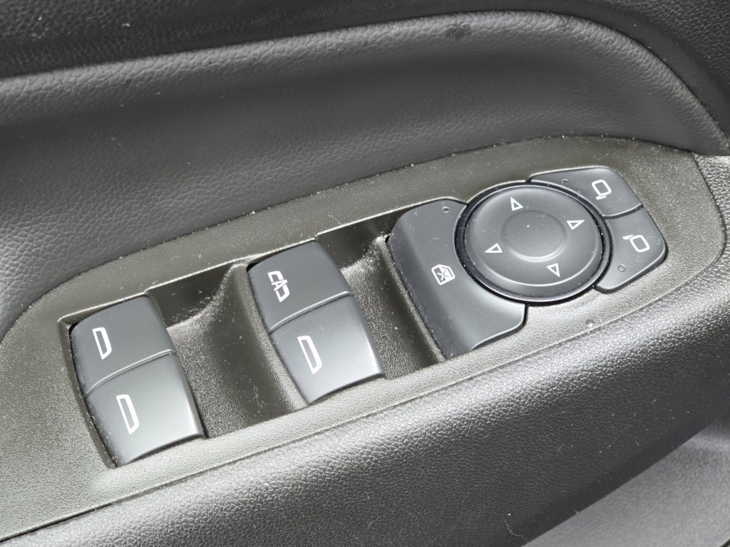 Used 2023 Chevrolet Equinox LT image 21