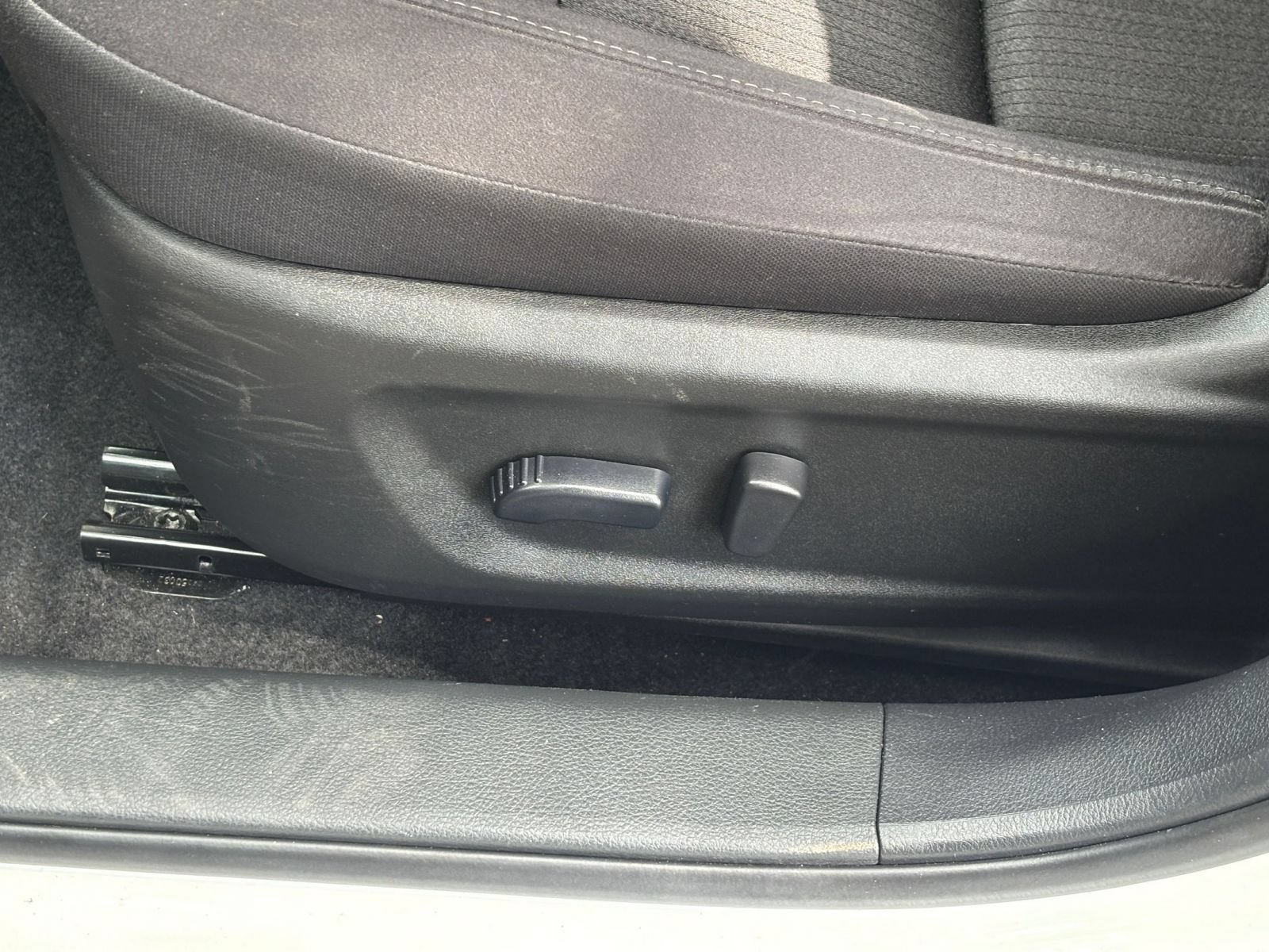 Used 2025 Nissan Altima 2.5 SV FWD image 18