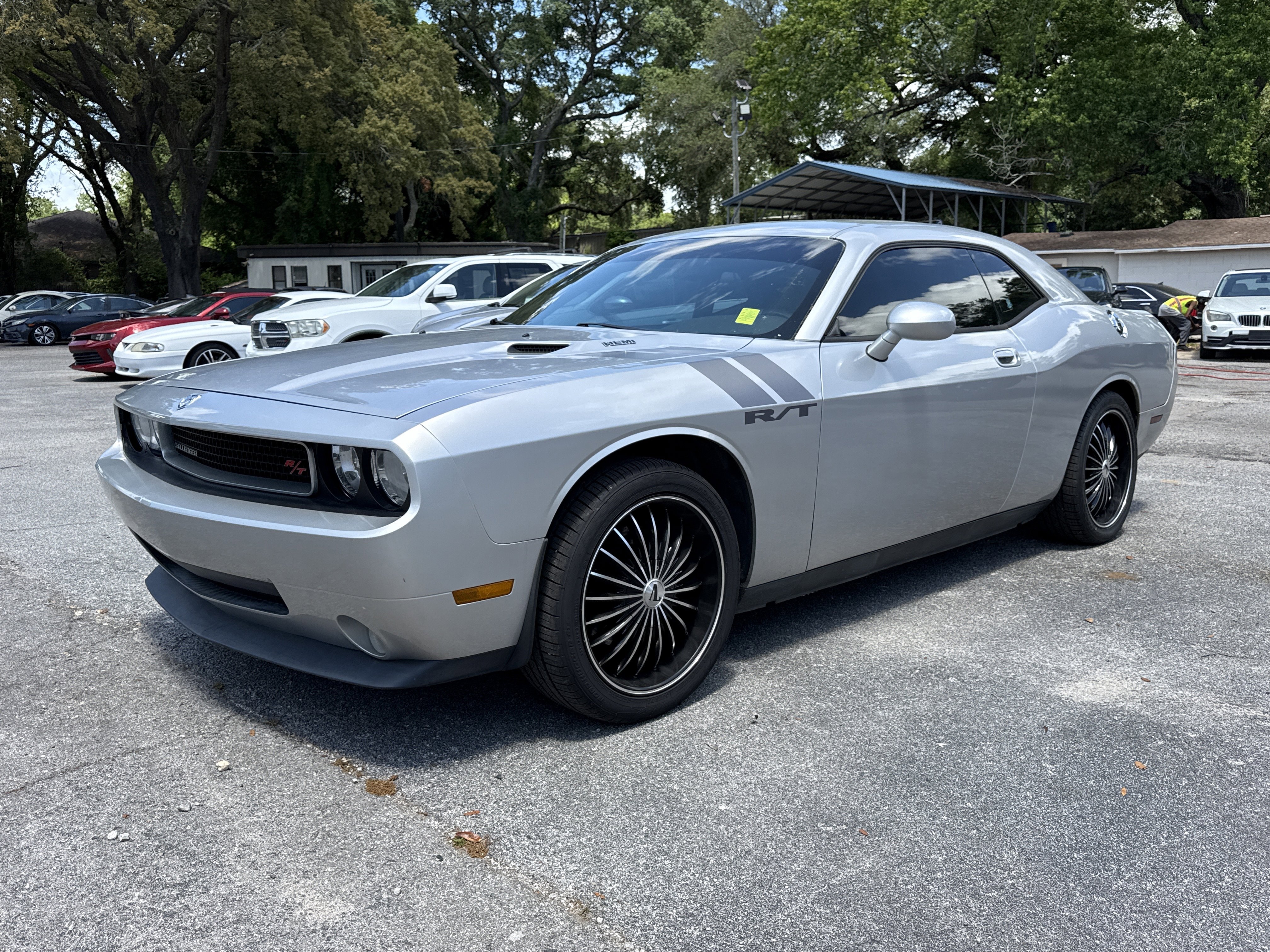 Used 2010 Dodge Challenger R/T RWD image 1