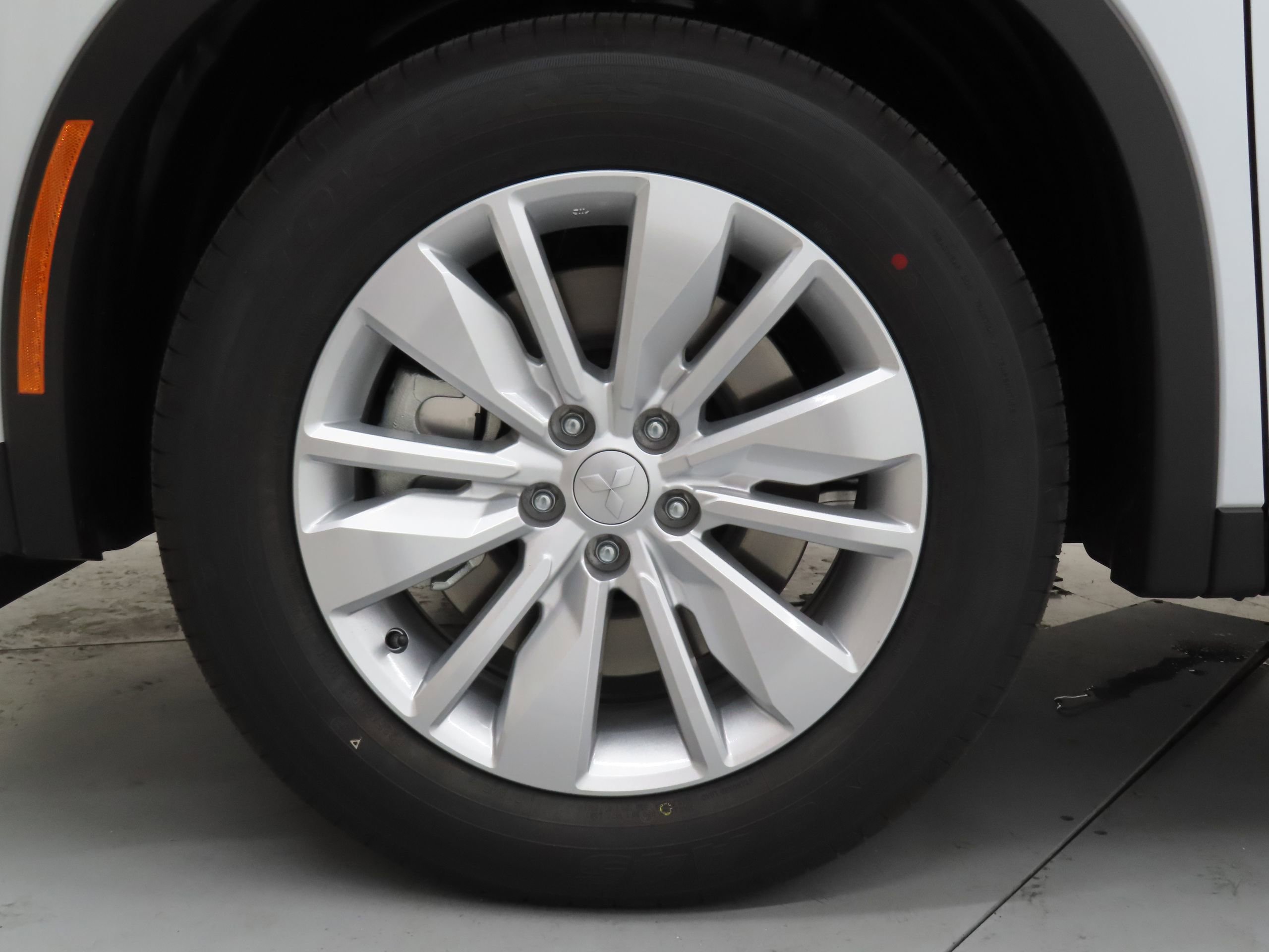 New 2026 Mitsubishi Outlander ES image 23