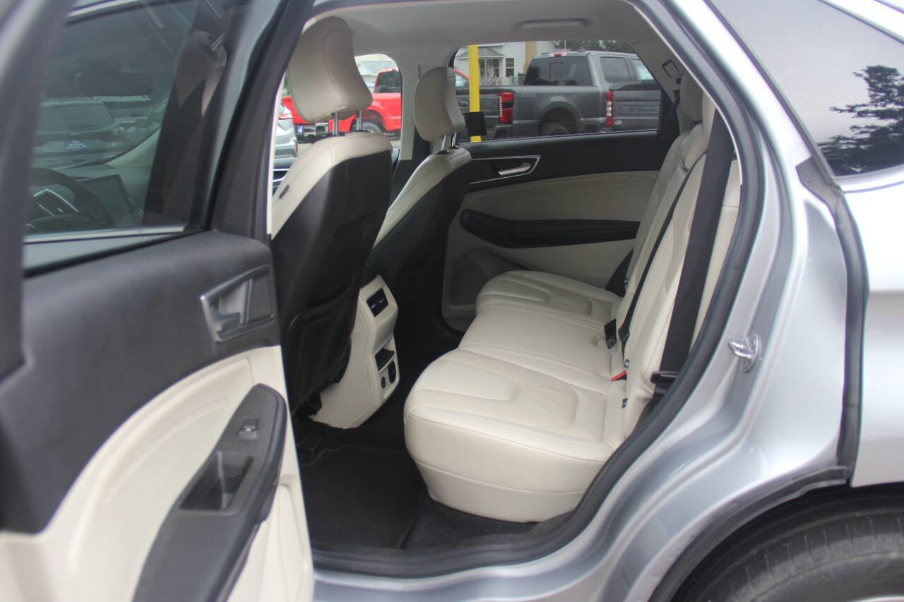 Certified 2022 Ford Edge Titanium AWD/4WD image 15