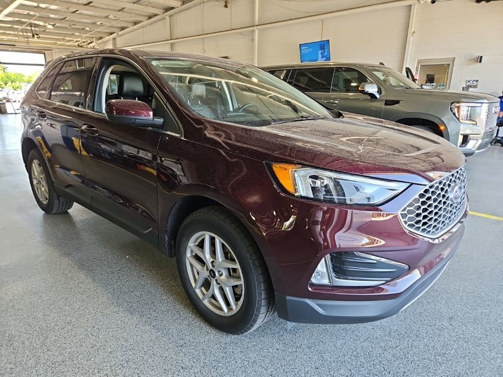 Used 2024 Ford Edge SEL w/ Convenience Package AWD/4WD image 2