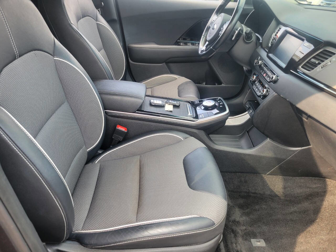 Used 2019 Kia Niro EX w/ Cold Weather Package 2.0 image 31