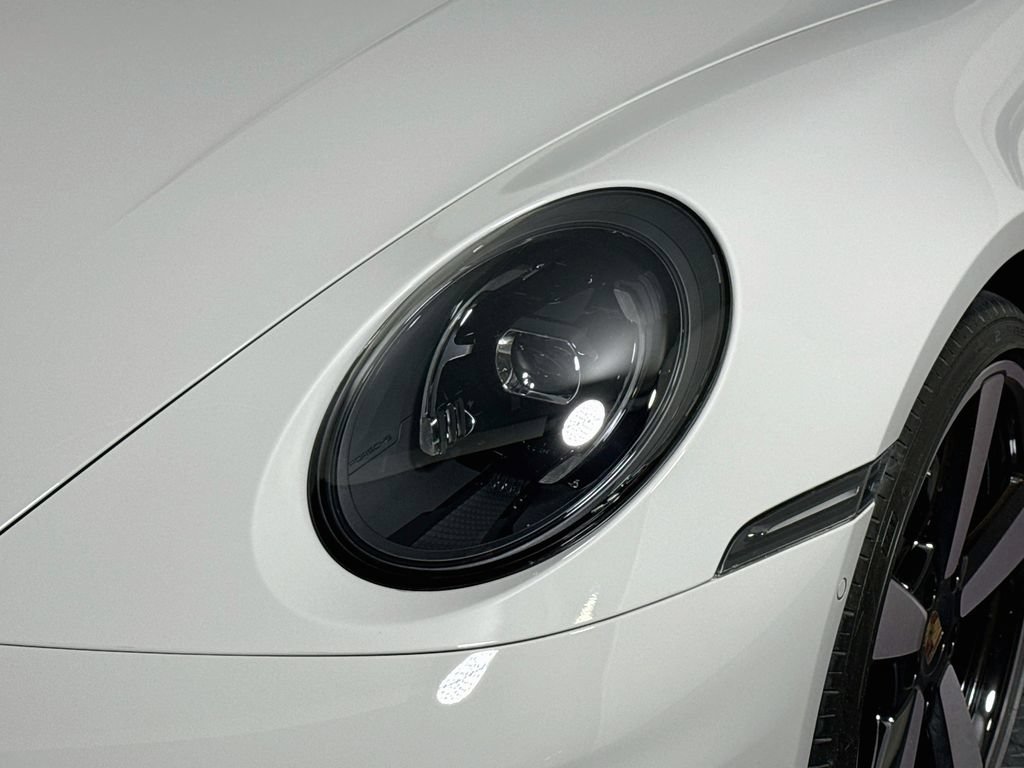 Certified 2025 Porsche 911 Carrera RWD image 28