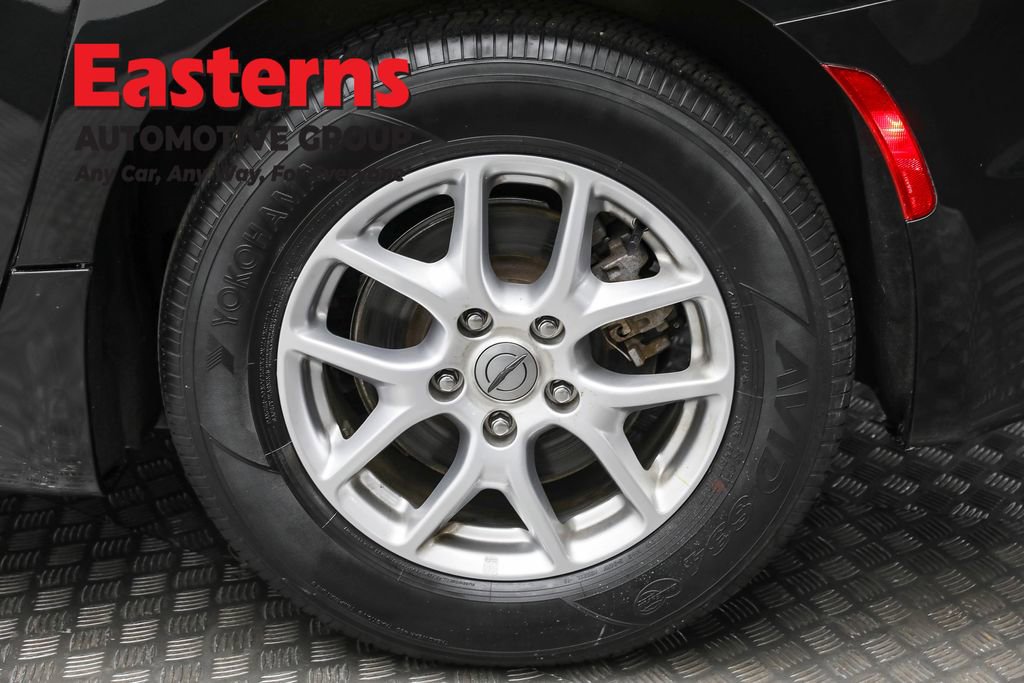 Used 2023 Chrysler Pacifica Touring-L image 8