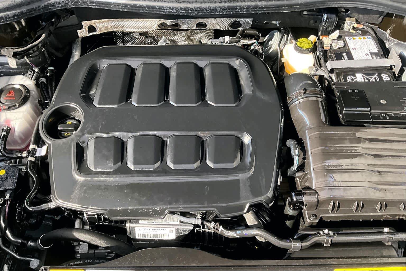 Used 2025 Volkswagen Tiguan SE R-Line FWD image 65