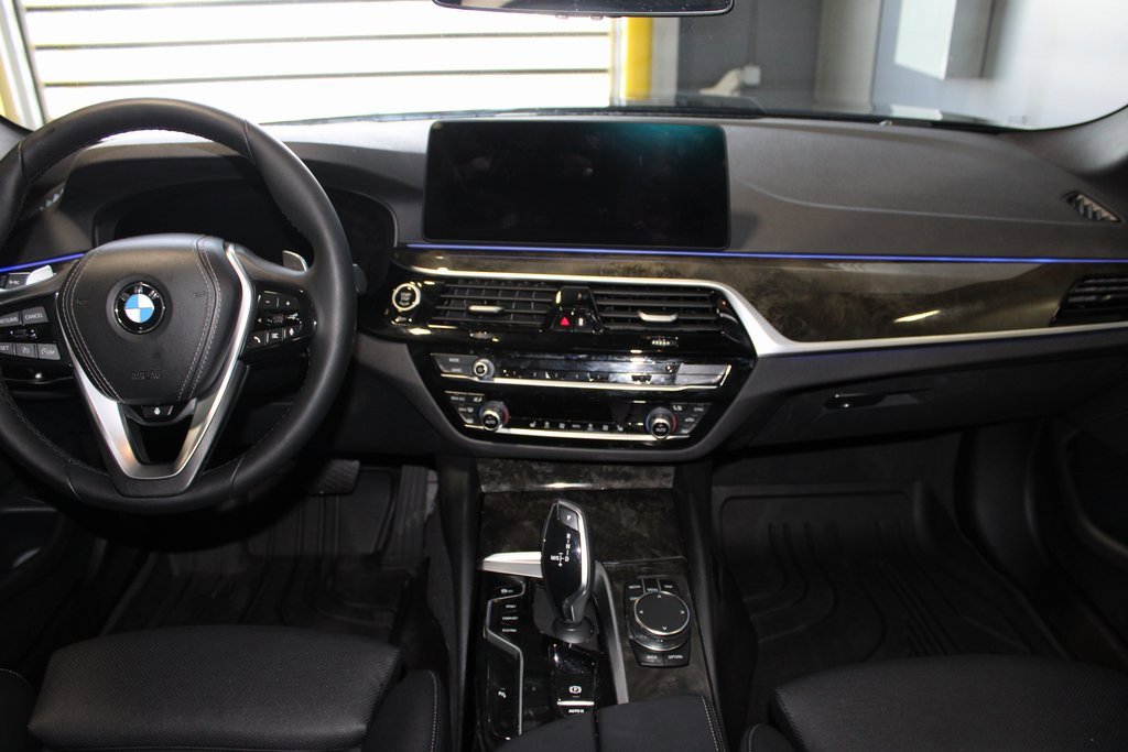 Used 2023 BMW 530i xDrive w/ Convenience Package image 27