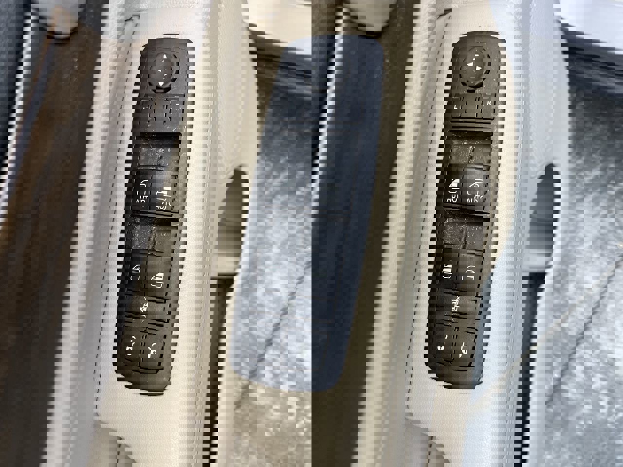 Used 2016 Jeep Grand Cherokee Laredo w/ Quick Order Package 23E image 7