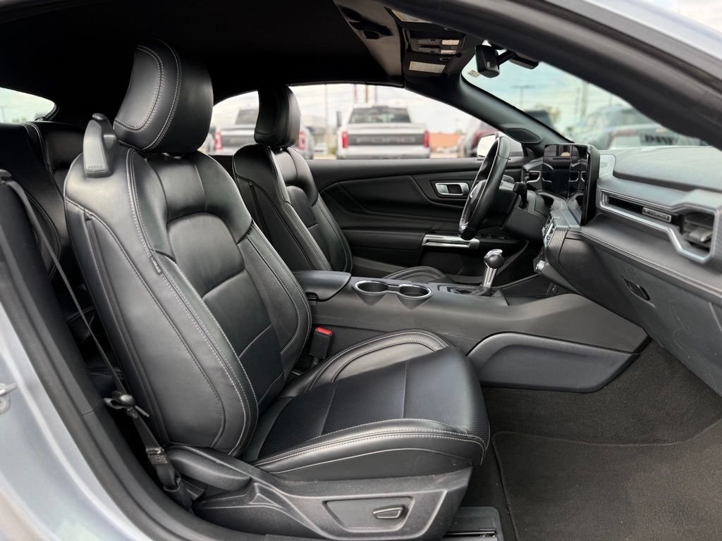 Used 2025 Ford Mustang Premium RWD image 16