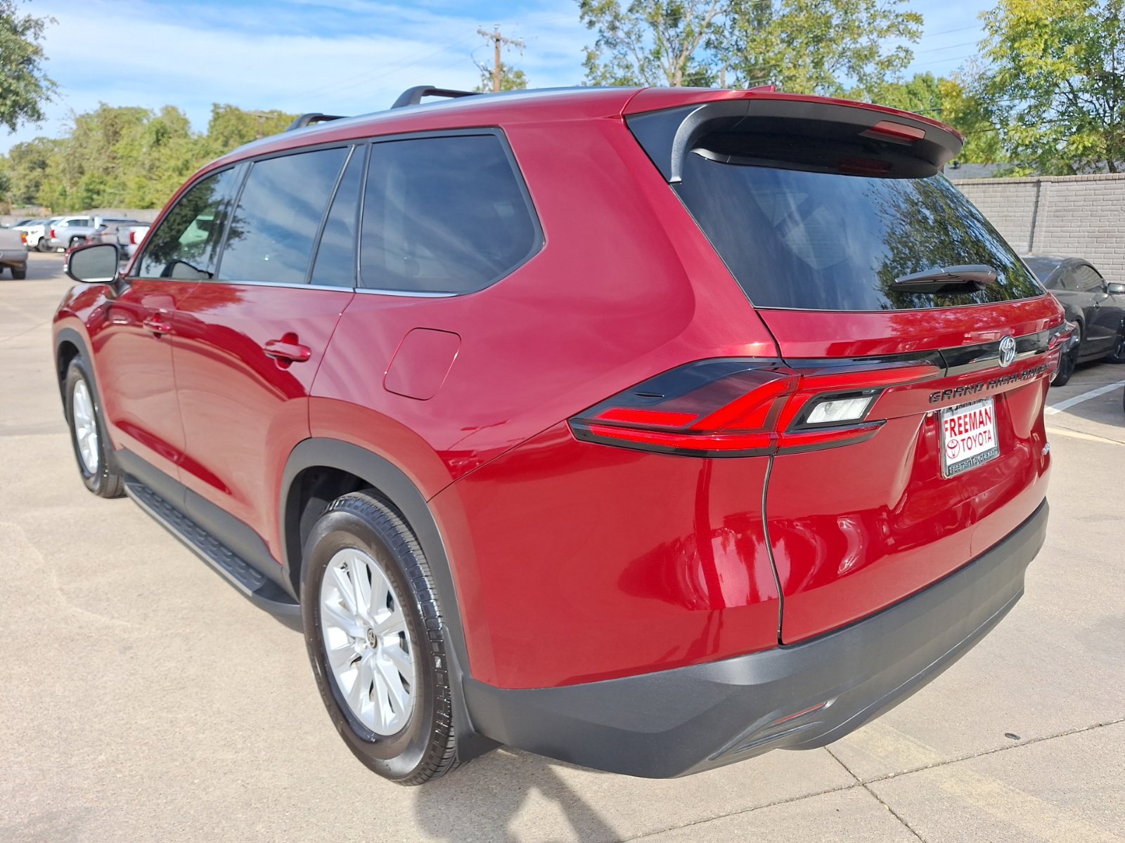 Used 2026 Toyota Grand Highlander FWD image 4