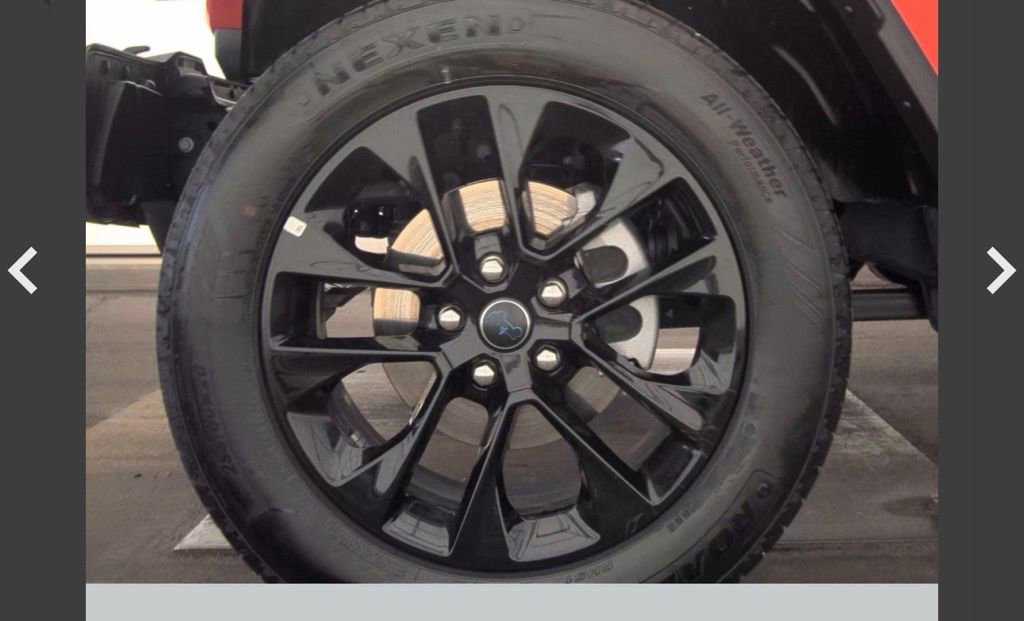 Used 2025 Jeep Wrangler Unlimited Sahara image 9