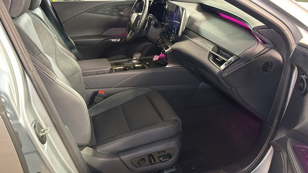 Certified 2025 Lexus RX 450h 450h+ Luxury w/ Convenience Package image 9
