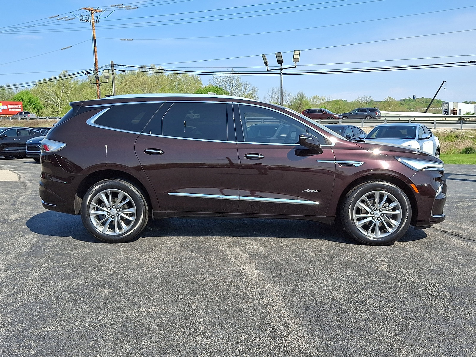 Used 2022 Buick Enclave Avenir w/ Avenir Technology Package AWD/4WD image 9