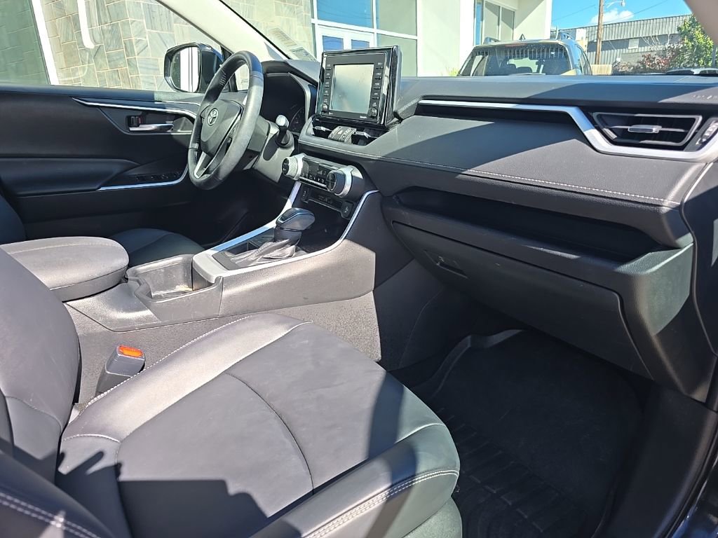Used 2022 Toyota RAV4 XLE Premium image 39