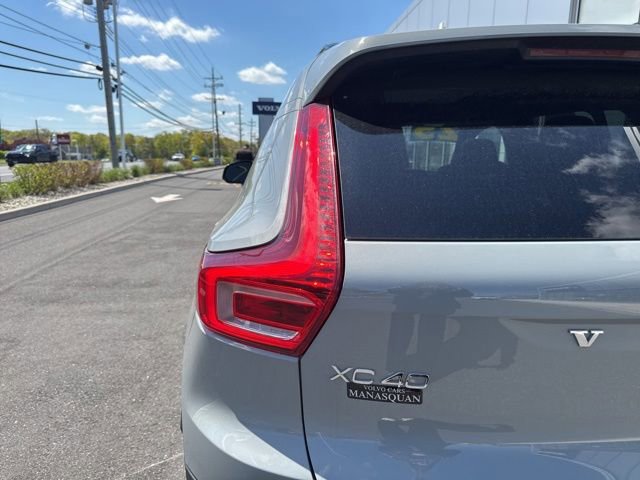Certified 2025 Volvo XC40 B5 Plus AWD/4WD image 10