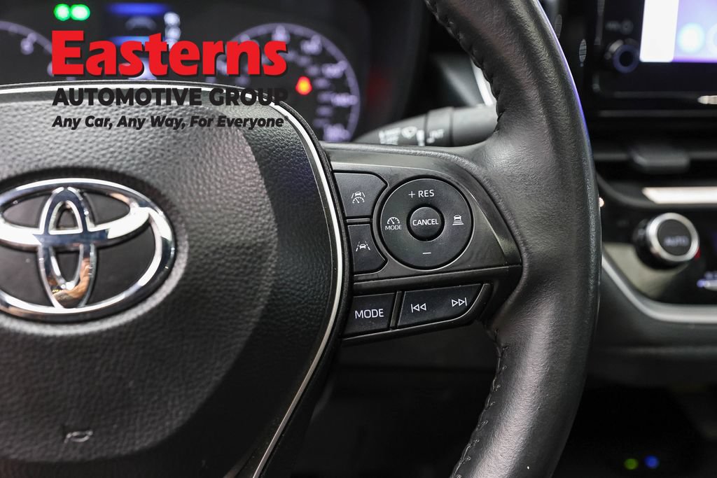 Used 2024 Toyota Corolla SE w/ SE Premium Package FWD image 16