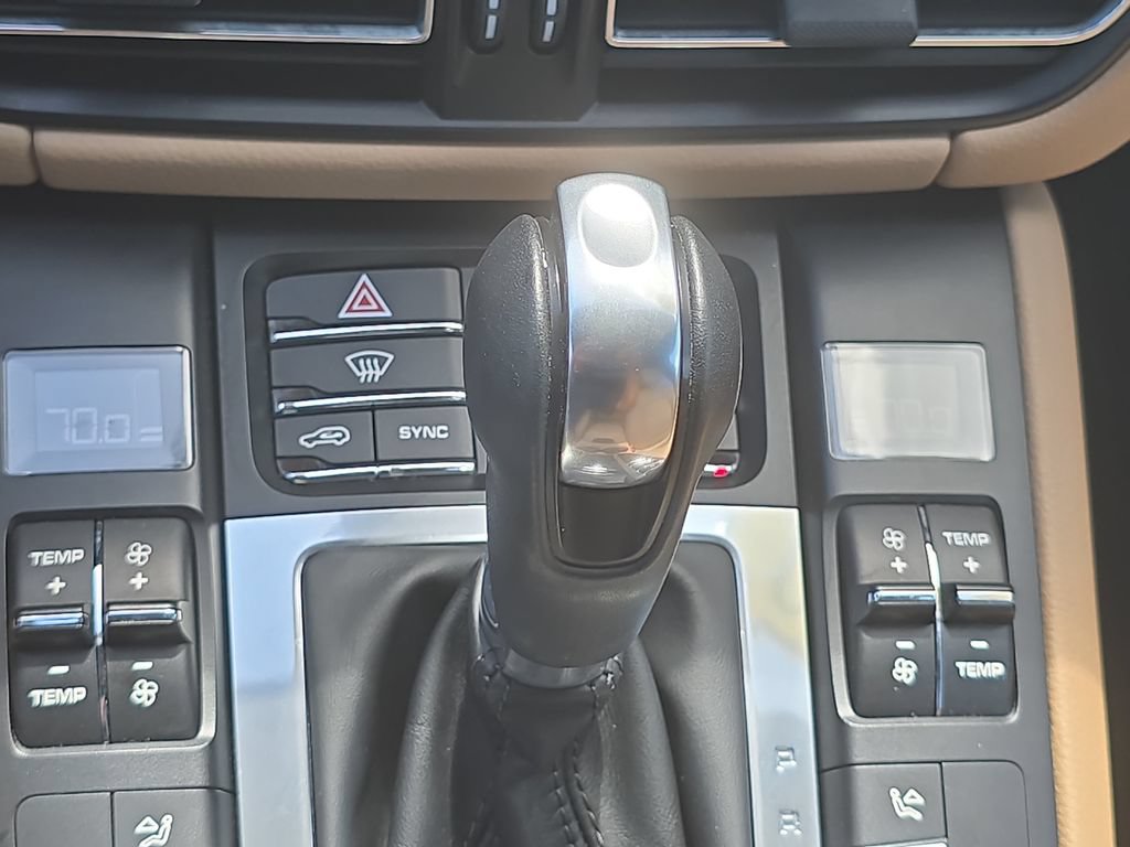 Used 2019 Porsche Macan AWD/4WD image 22