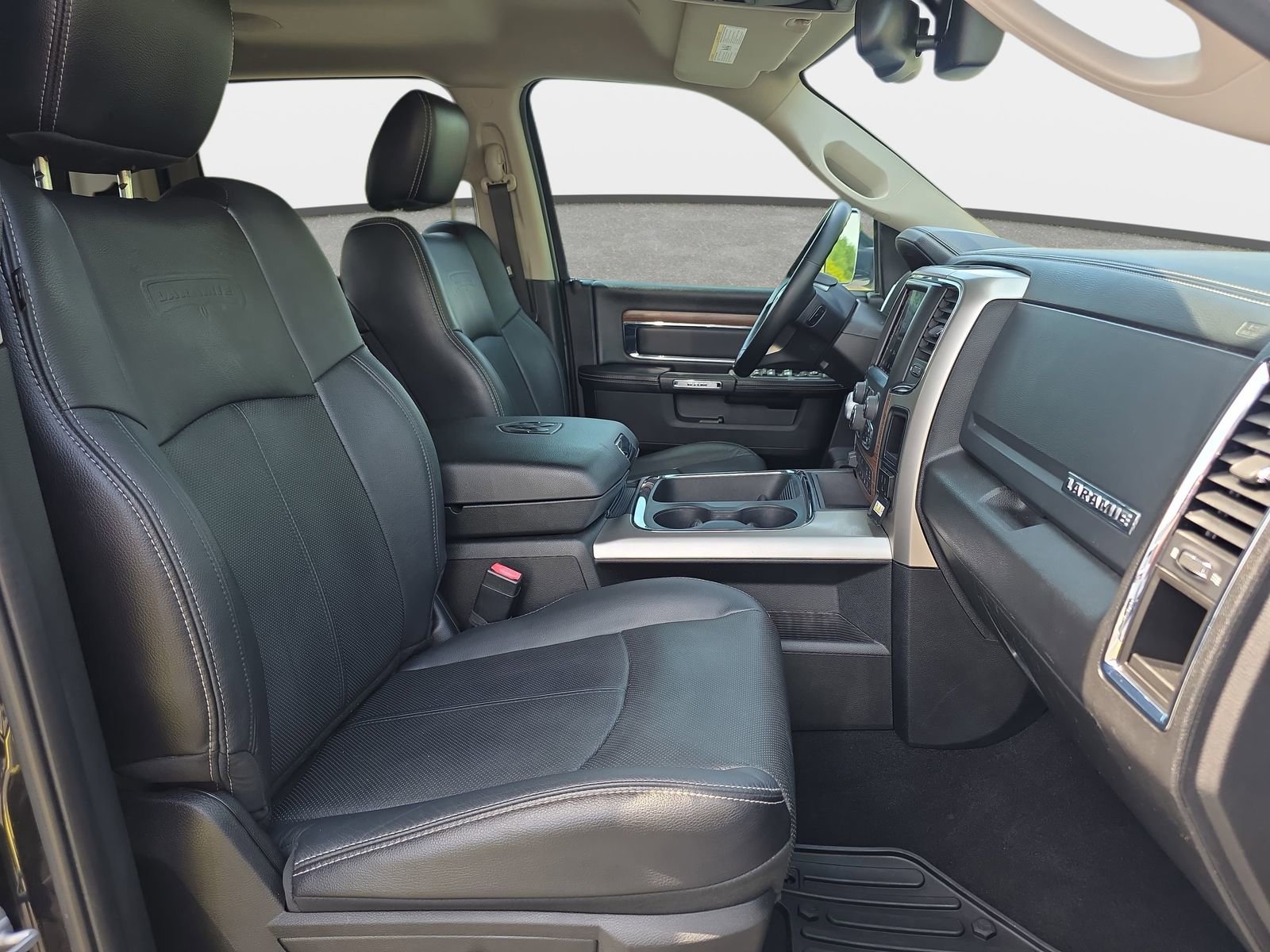 Used 2018 RAM 1500 Laramie w/ Convenience Group image 10