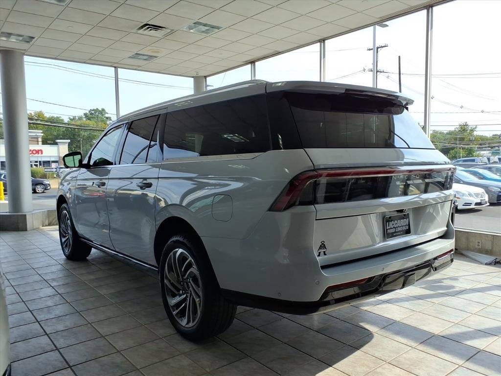 New 2025 Lincoln Navigator L Reserve image 4