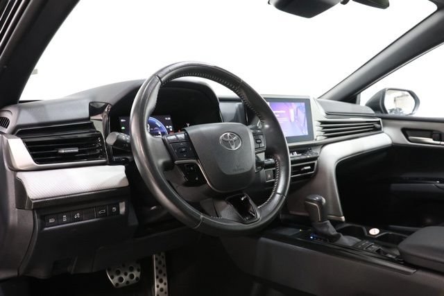 Used 2025 Toyota Camry SE FWD image 16