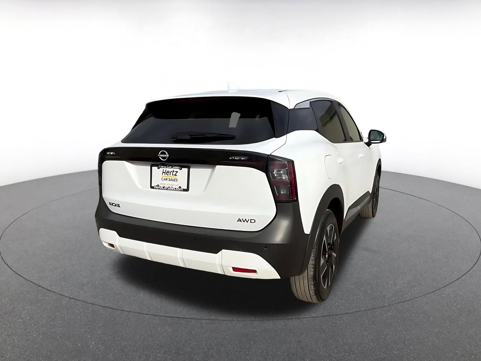 Used 2025 Nissan Kicks SV AWD/4WD image 14