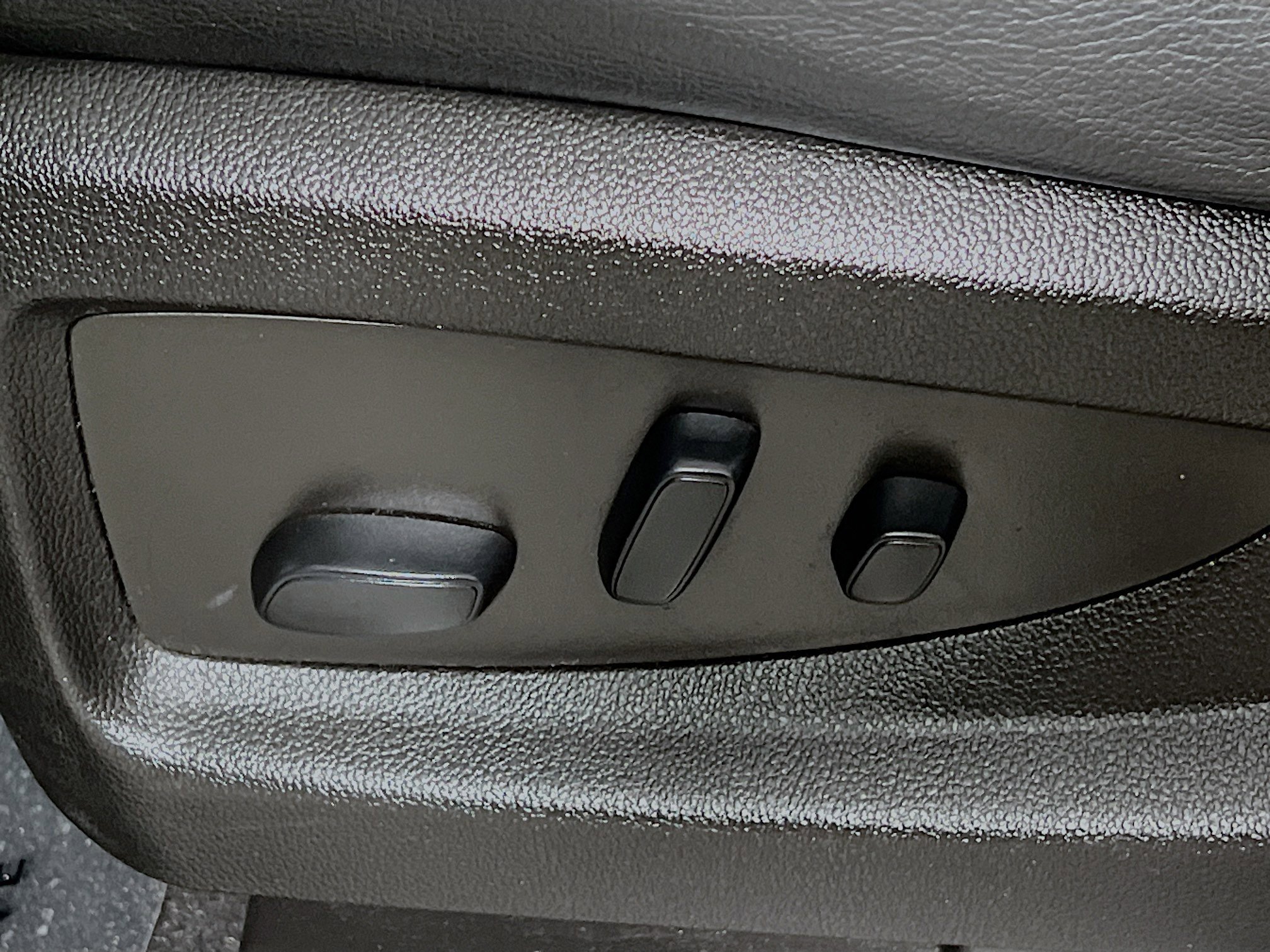 Used 2019 GMC Yukon XL SLE w/ SLE Value Package image 16